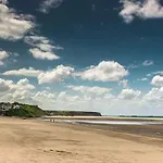 La Maison Rose - Cote Terre By Melrose Holiday home