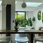 Holiday home La Maison Rose - Cote Terre By Melrose *