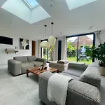 La Maison Rose - Cote Terre By Melrose Holiday home *