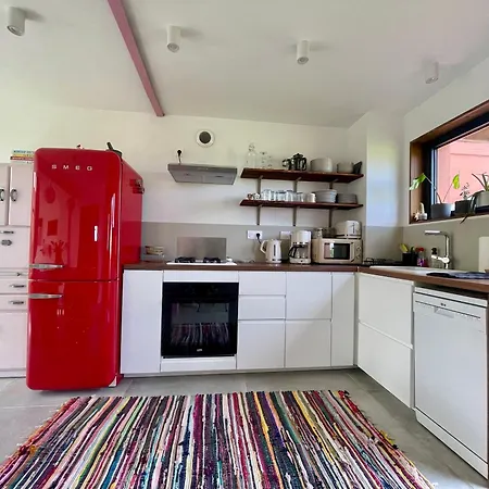 La Maison Rose - Cote Terre By Melrose Feriehus *