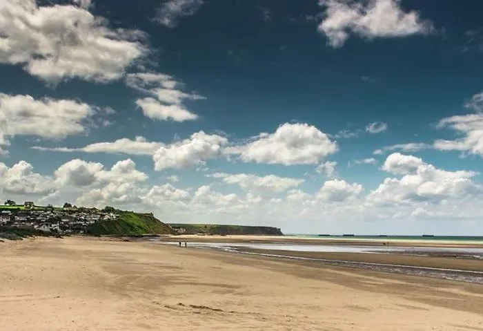 La Maison Rose - Cote Terre By Melrose Semesterbostad