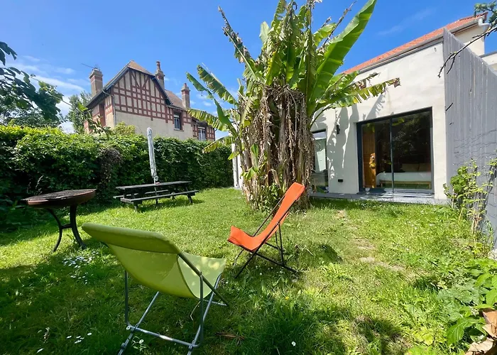 La Maison Rose - Cote Terre By Melrose Semesterbostad