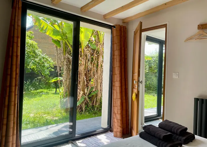 La Maison Rose - Cote Terre By Melrose Semesterbostad